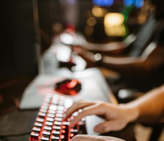 eSports Betting Using Twitch Analysis: Unlock Winning Strategies Home